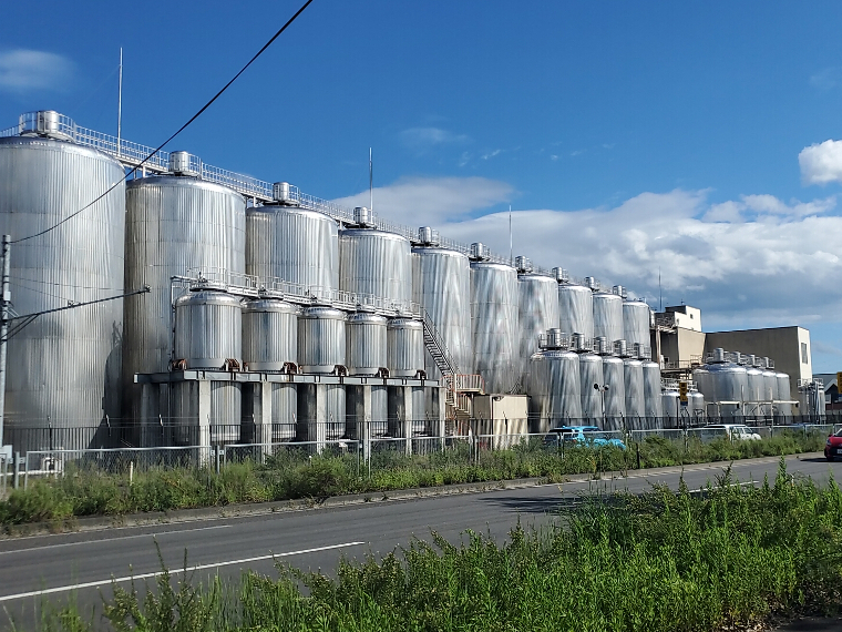 どこまでも続くビールタンクの誘惑