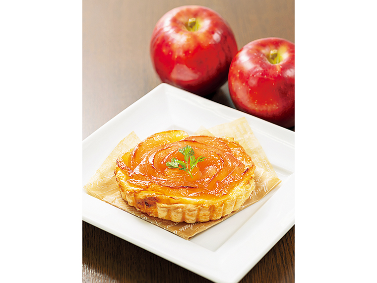 旬のリンゴで作る「アップルパイ」（550円）。 使用するリンゴはその時期ごとに異なるので、食べ比べを楽しむのもいい