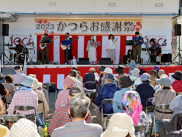 ステージは9時45分の開会式を皮切りにスタート