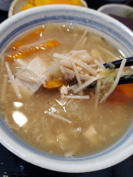 美味しい上に元気になる具沢山な糀汁