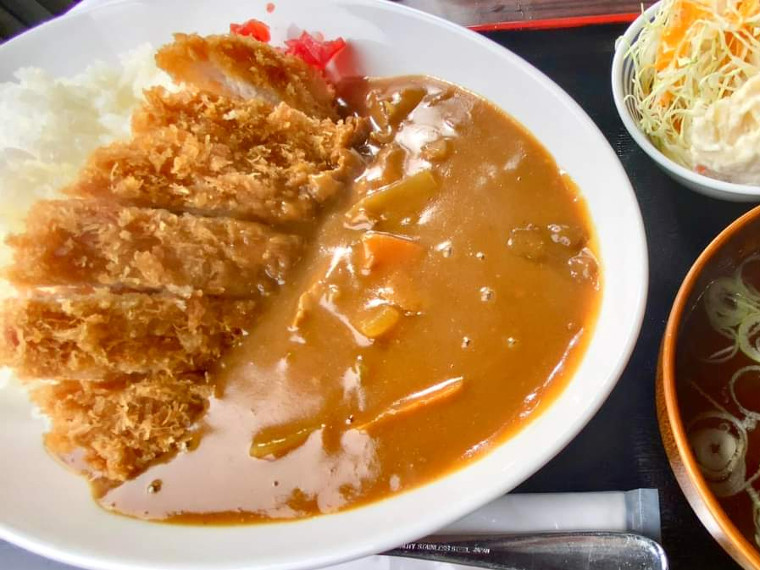 サックサクとトロ～リの競演！「カツカレー」（1,200円）※部員提供