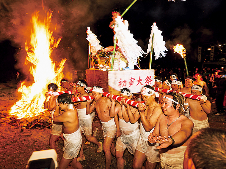 東北の守り神とされる毘沙門天のお祭りである「初寅祭」。2024年に続き、青年裸御輿や招福開運大福銭まきも行われる
