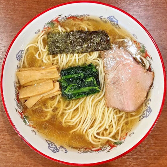 メニューは看板メニューの中華そば(800円※写真)とチャーシュー麺(1,100円)の2種類