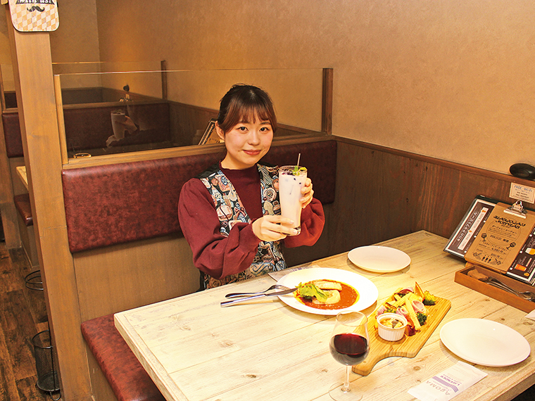 「ノンアルコールドリンクは店主オリジナルの名前が付いたものもあります。飲んだ感覚を表現しているような名前で、おもしろいです！」by.学生編集部 涼