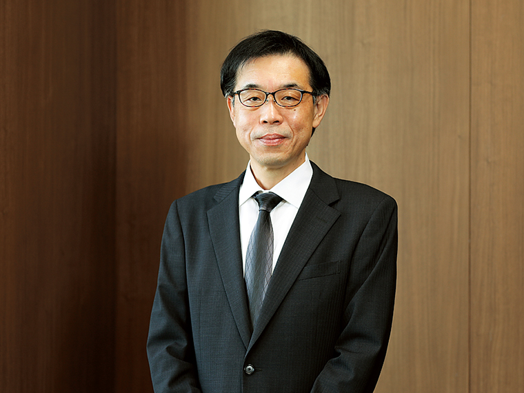 代表取締役社長 八角 洋