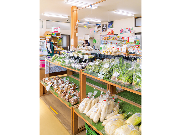 地元産の新鮮な野菜が購入できる