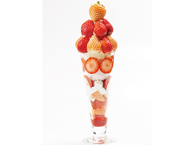 「淡雪とあまおういちごのパフェ」（1,900円・店内飲食税込2,090円）※2025年4月24日（木）まで（『福島西店』は4月7日（月）まで）