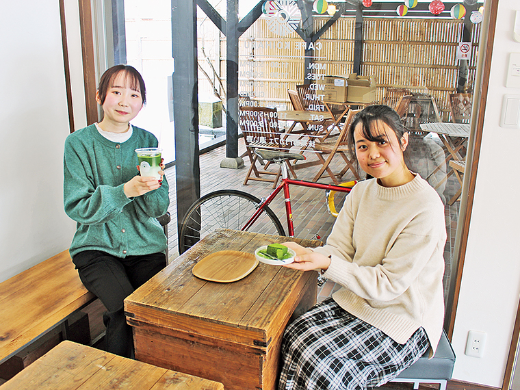「商品によって抹茶の苦みや渋みのバランスを変えていることに抹茶の奥深さを感じました!」by.史歩 「落ち着いた店内でおいしい抹茶スイーツを食べられて、至福のひとときを過ごせました!」by.春奈