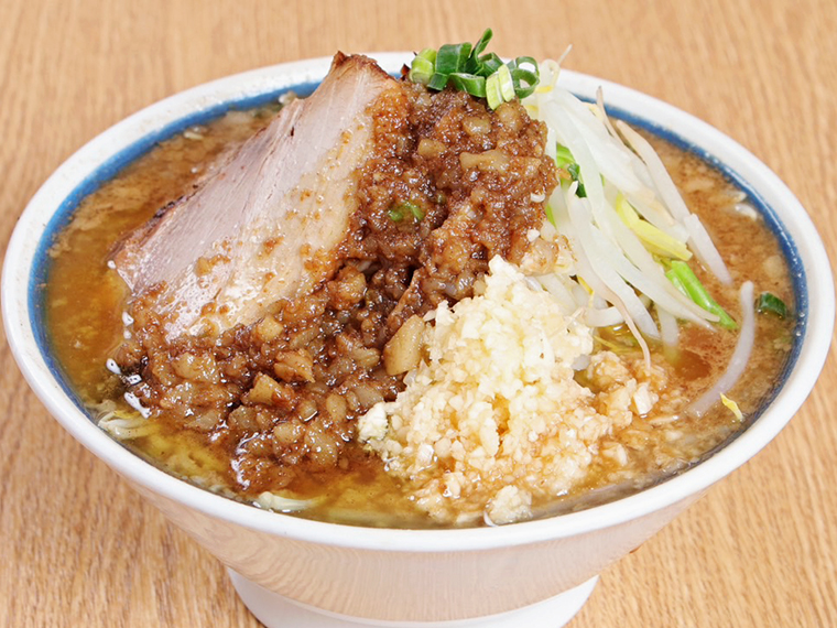 「豚マサラ」（ミニ920円、小950円、中1,050円、大1,130円）