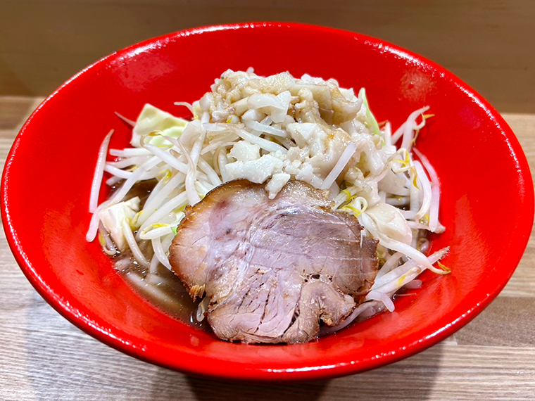 「豚喰ラーメン」はド乳化スープの本格派二郎系