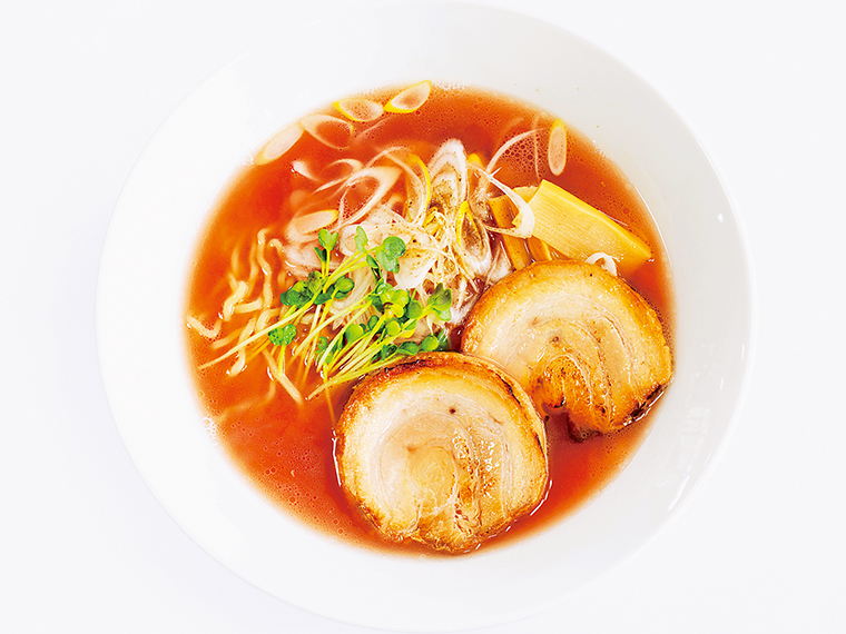 「GROTTE 赤ワイン塩ラーメン」（1,200円）