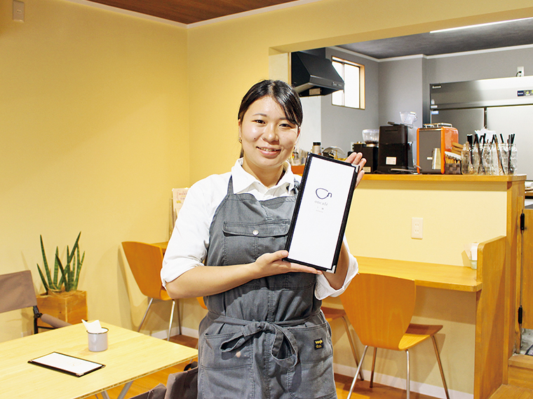2022年に福島市飯坂町の地域おこし協力隊に入隊し、2023年に飯坂温泉街で「oncafé totsuna」(おんかふぇとつな)の運営をスタートした宮司さん