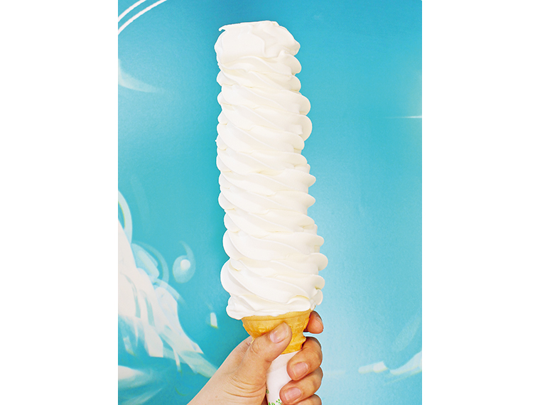 「ジャンボソフト」(360円)