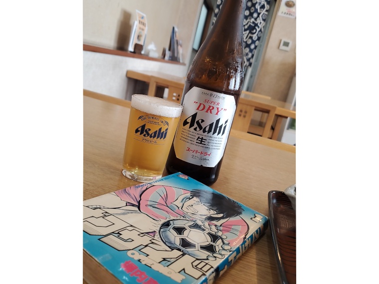 電車での部活のご褒美。瓶ビールは700円