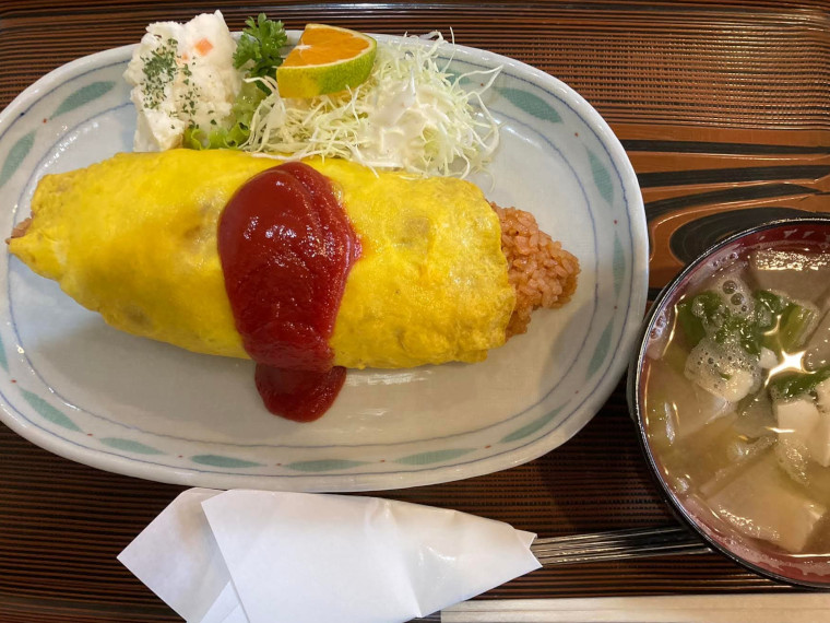 食堂洋食の代表格「オムライス」(1,050円/部員提供)も魅力的