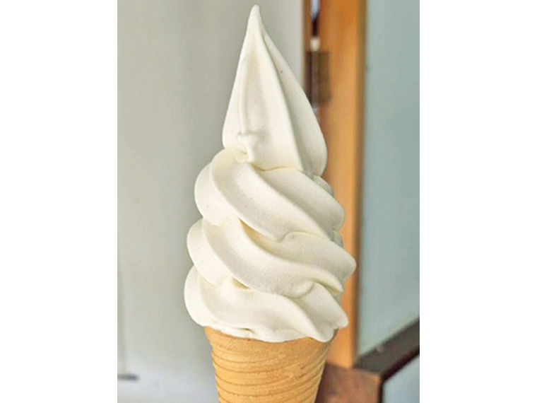 「そば粉入りソフトクリーム」（400円）