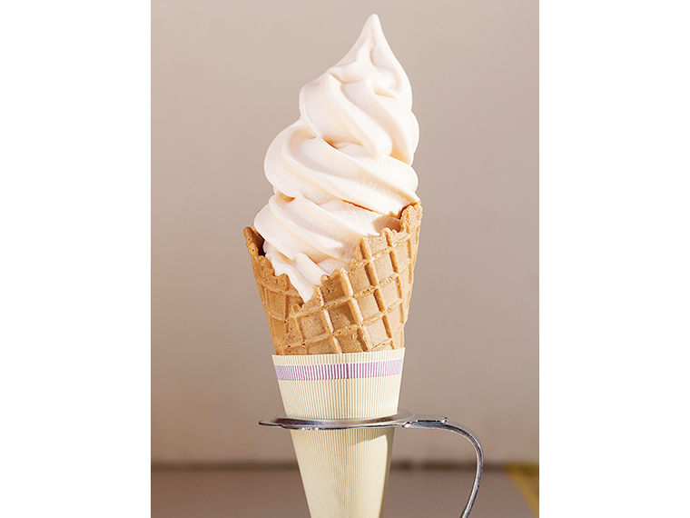 「トマトソフトクリーム」（400円）