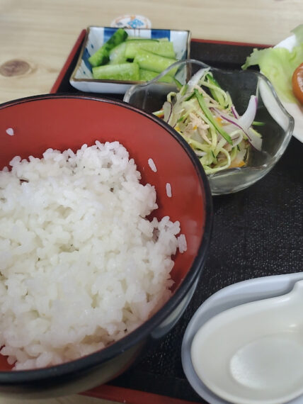 できるだけ地元食材を使われる小鉢も充実