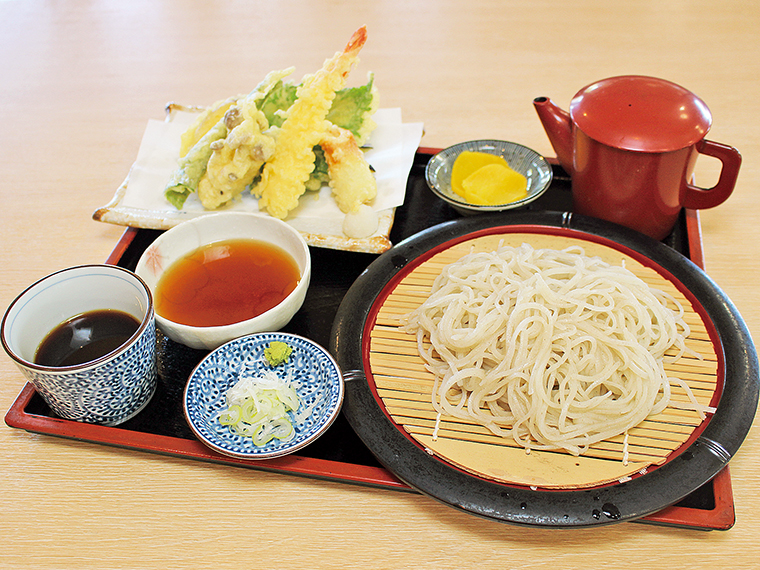 「おふくろそば」(1,300円)【おふくろ食堂】