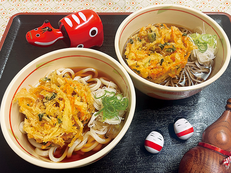 「かきあげそば・うどん」（各600円）