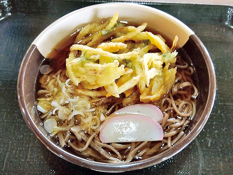 「かき揚げそば」（500円）【みちくさ亭】