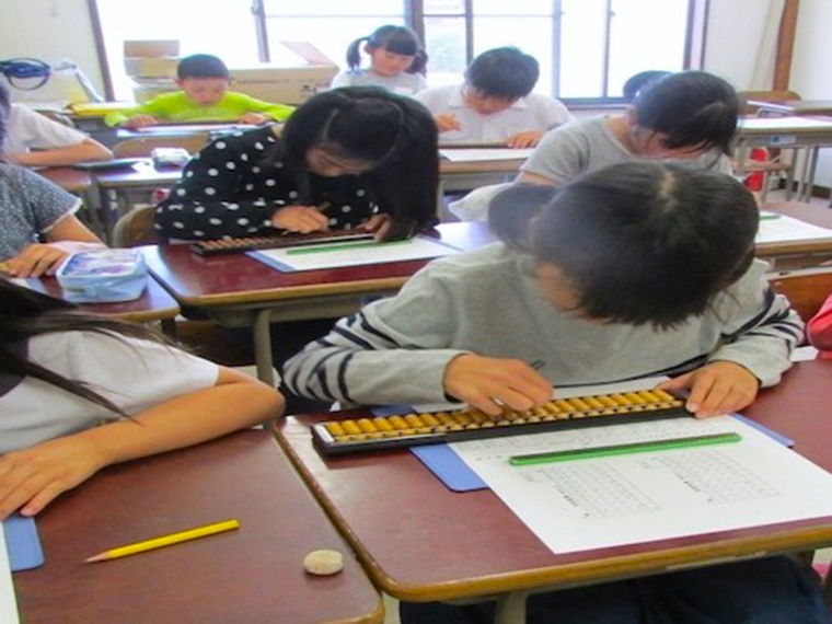 【あゆみ珠算研究会】6年生まで収録の漢字ドリルをプレゼント