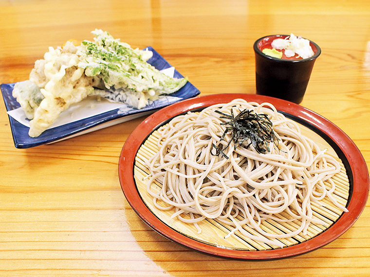 「天ざるそば」（1,200円）【さくら食堂808】