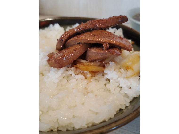 低反発マットレスもびっくりの厚みと柔らかさ