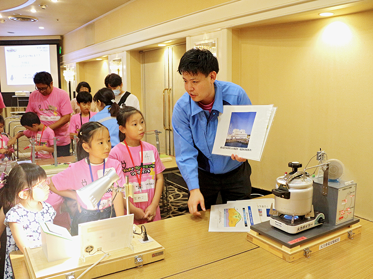 クイズを交えながら、わかりやすく説明するゆーやん