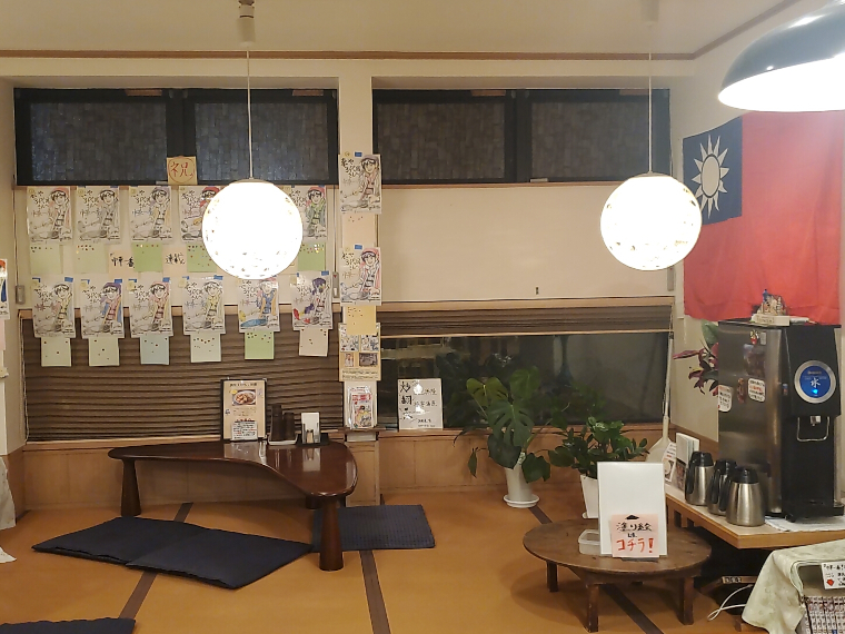 台湾を感じる店内（夜の部で撮影）