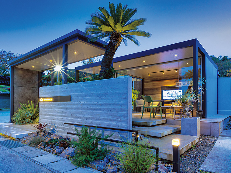 2024年、エクステリア展示を兼ねたショールームがオープン。植栽や製品を実際に見て触れながら、理想の庭づくりが体感できる場所