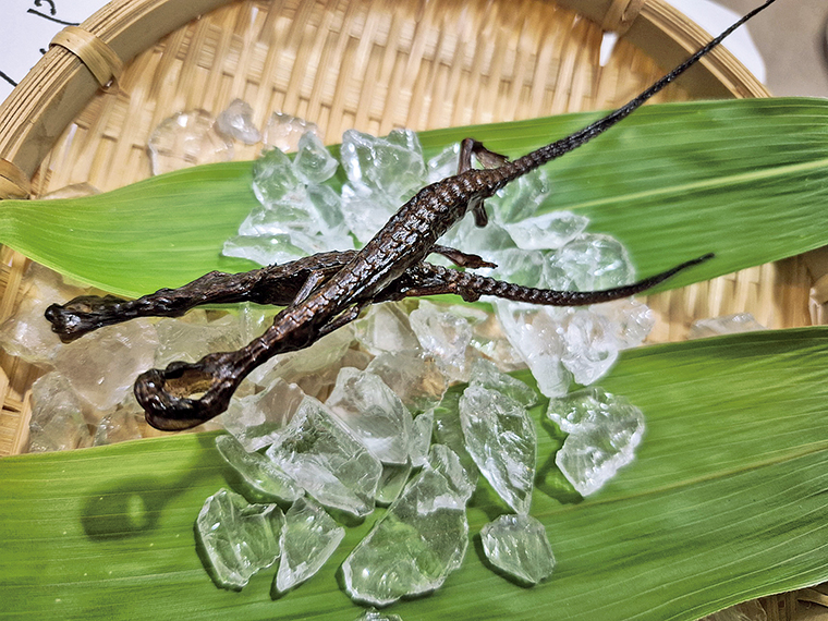 「山椒魚くんせい」（730円）