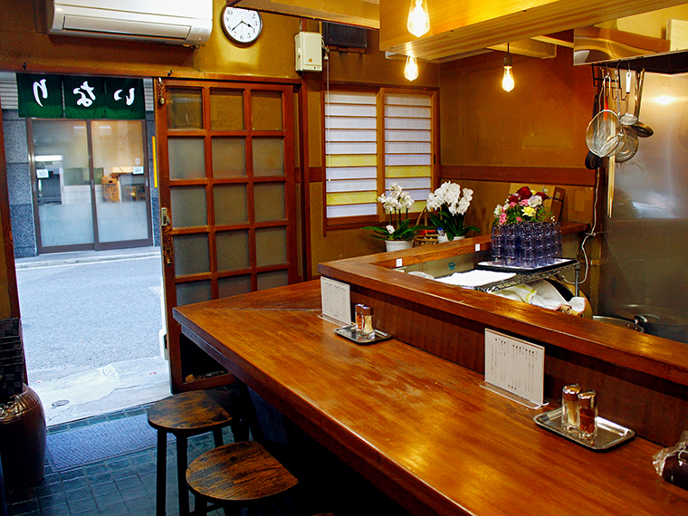 昔ながらの昭和レトロな雰囲気の店内は、どこか懐かしさが感じられる