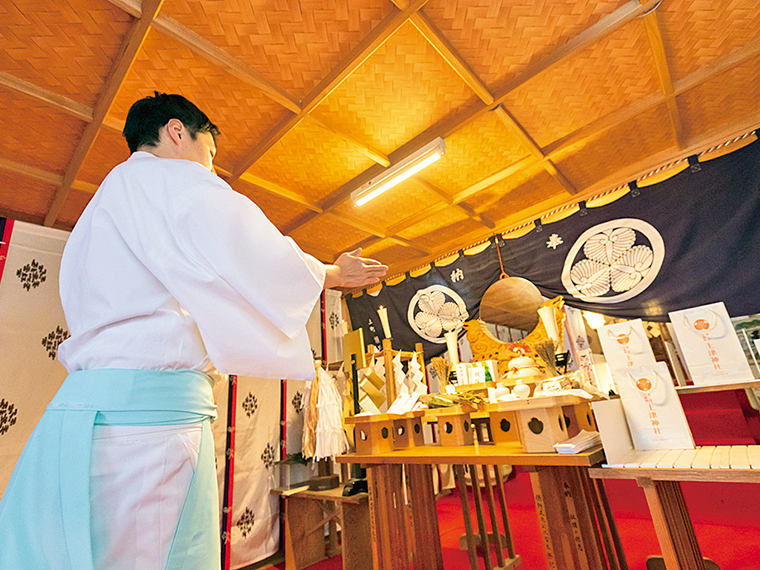 各種御祈願は予約制で対応