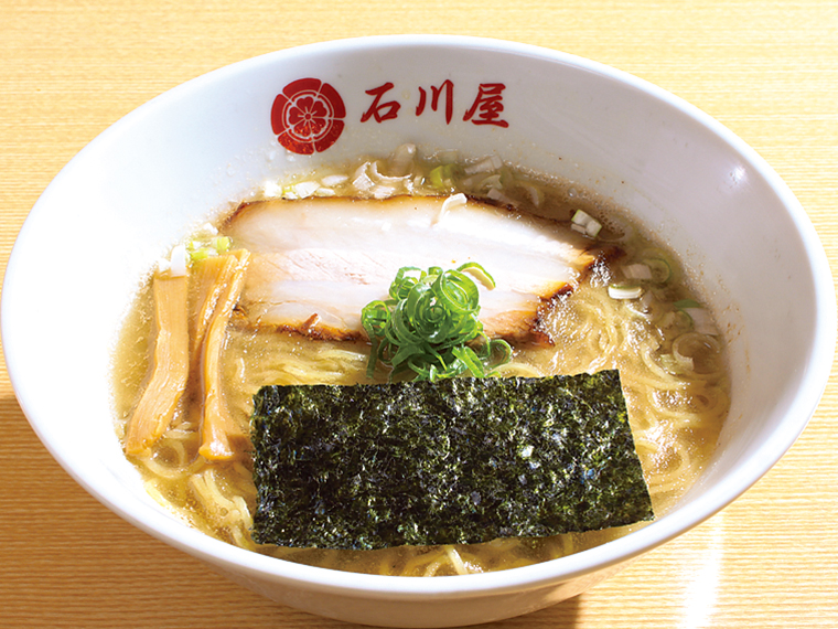 「豚骨醤油」（1,030円）。濃厚なスープに国産小麦など3種類をブレンドした自家製麺が相性抜群