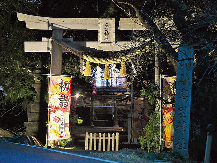 月変わりの御朱印には鮮やかな直書き御朱印やメタリック御朱印も