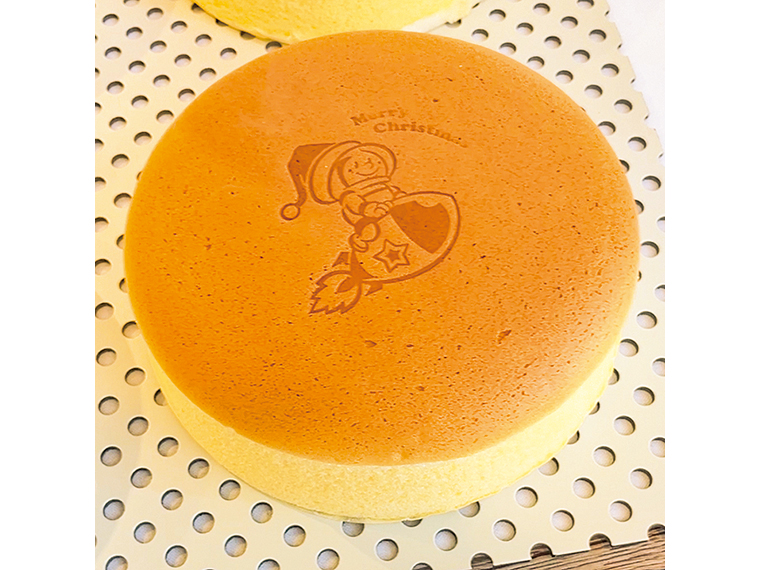 5. チーズケーキ クリスマス限定焼印［郡山市／Rocket cheesecake　福島郡山店］【5名様】