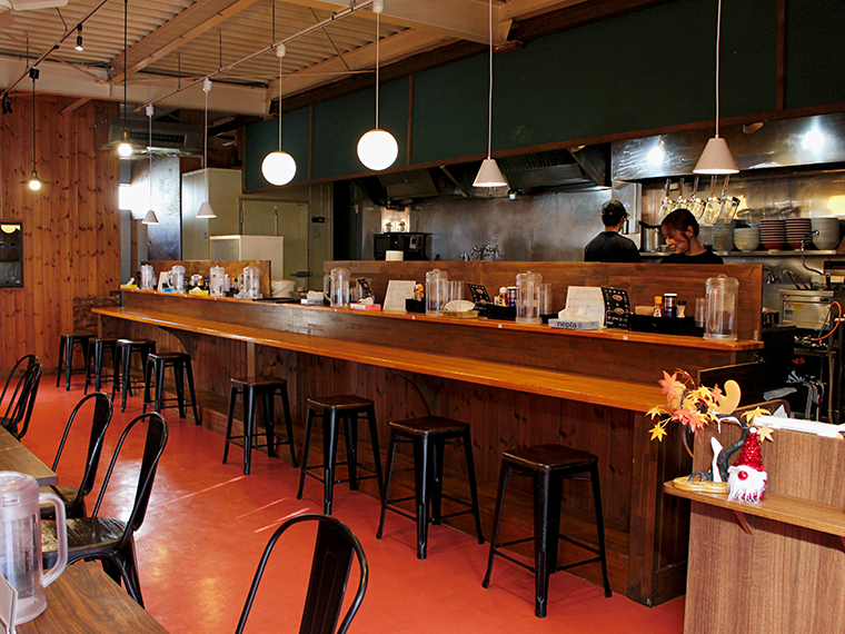 2025年12月からはドリンクメニューも提供開始。ラーメンとビールを組み合わせてプチ贅沢はいかが？