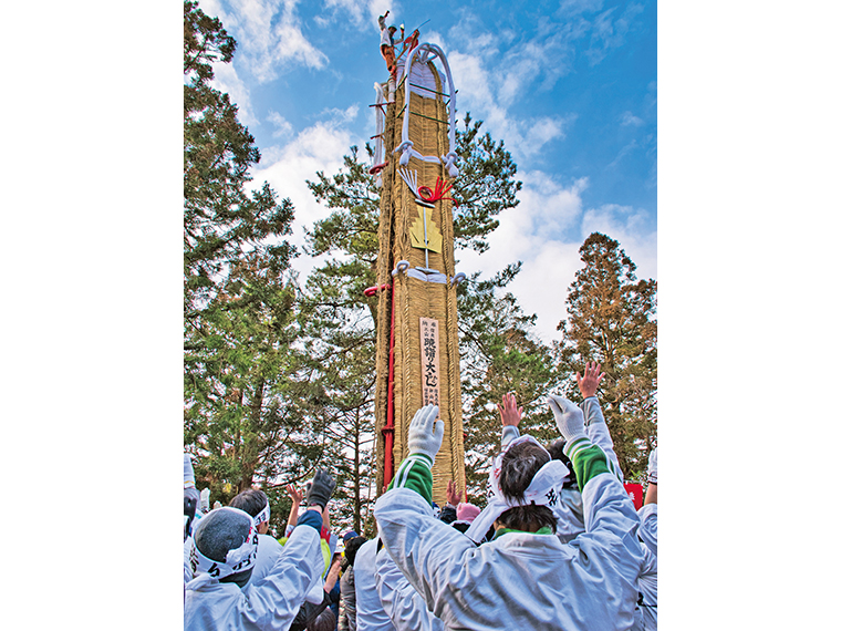五穀豊穣、家内安全、身体強健のご利益の他、3年続けてお参りすると恋が結ばれるという言い伝えもある