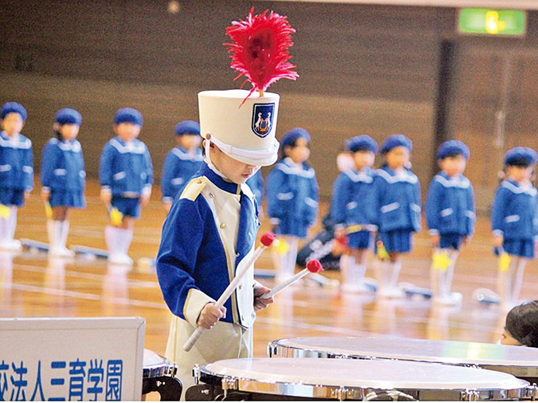 かわいらしいながらも本格的なコンサート。園児の集大成を見届けよう