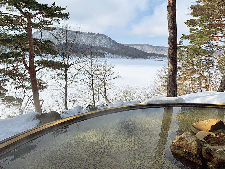 四季折々の景色と空のコントラストを満喫