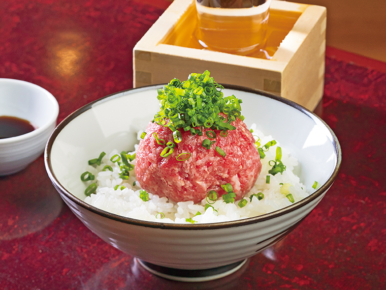 希少部位の中落ちを使った「どてちん丼」（720円）。数量限定なので、席と一緒に予約がおすすめ