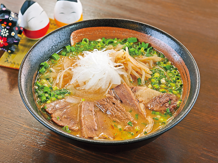 まろやかな味わいの「会津馬味噌ラーメン」（1,000円）。約15時間かけて仕込む馬骨スープが絶品