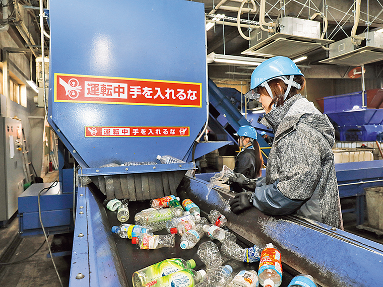 所属部署を問わず、臨機応変に現場に入ることもあるそう。急なシフト変更や繁忙期に、チームワークで対応している