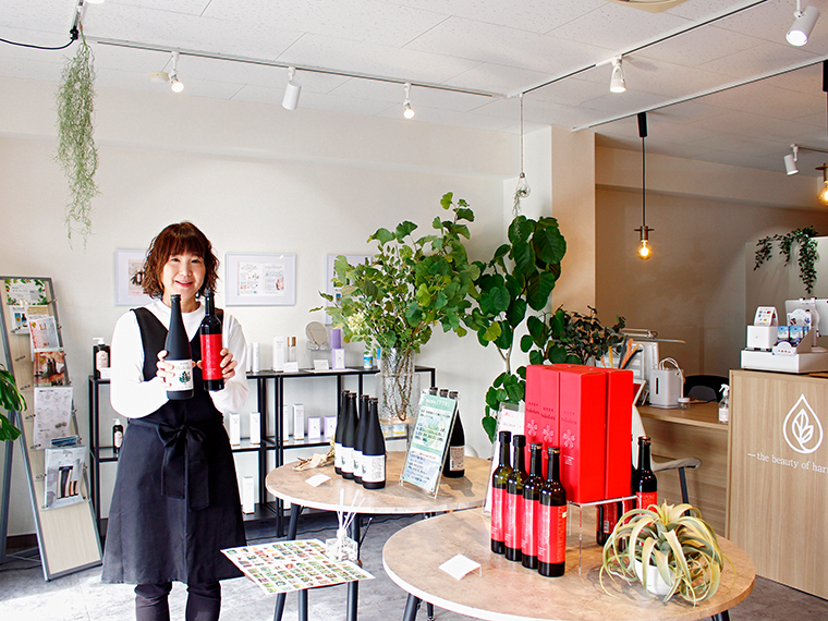 独自ブランドの発酵美容ドリンク「和草香果」や自然派化粧品などを取り扱う
