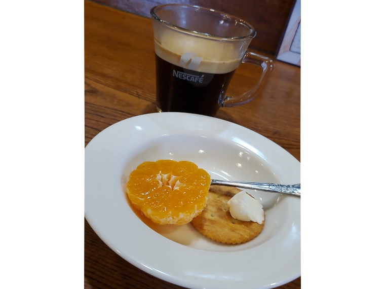 ランチに付くコーヒーとデザートのサービスもありがたい