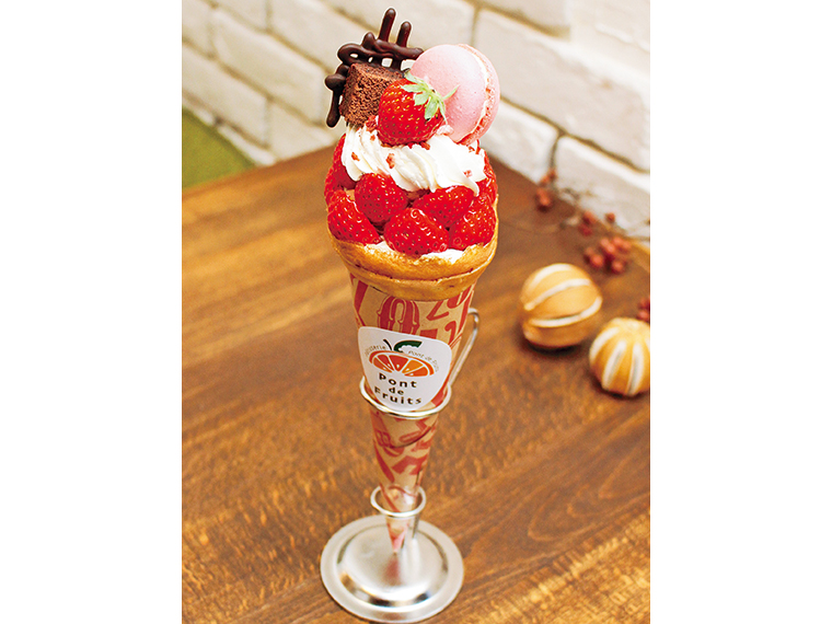 「サクふわマカロンとストロベリーショコラ」（1,500円）※テイクアウト可