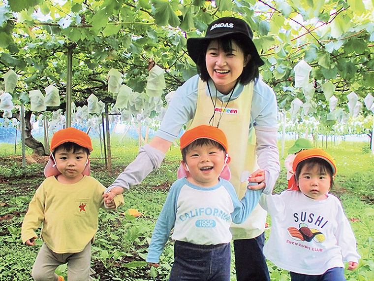 元気いっぱいの笑顔があふれているアットホームな保育環境。一人ひとりに合わせたきめ細かい保育で、保護者と成長を喜び合えている