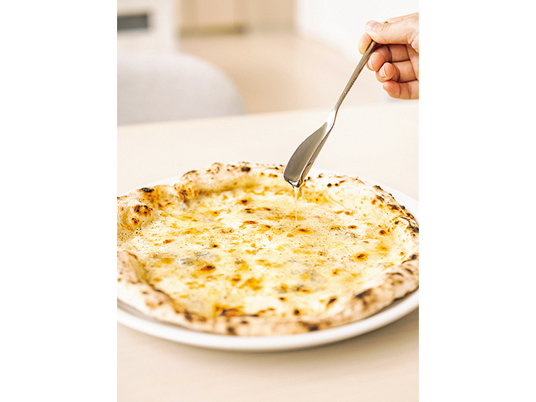 『ガーデンカフェレストラン b Kitchen（ビーキッチン）』食事券【ペア2組様】