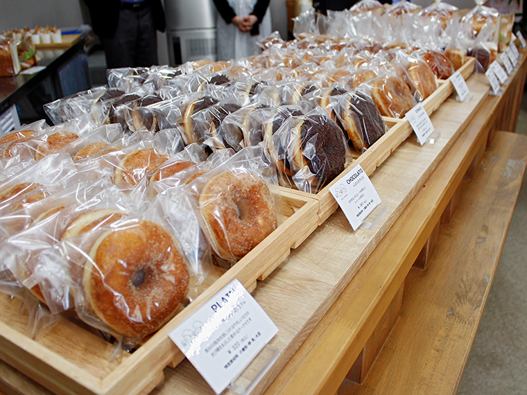 「ふわド」はプレーン、チョコ、きなこ、シナモンの4種類